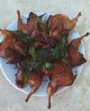 Chim cút quay lá mắc mật