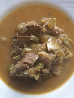 Una foto de Ternera estofada con alcachofas - Receta GM