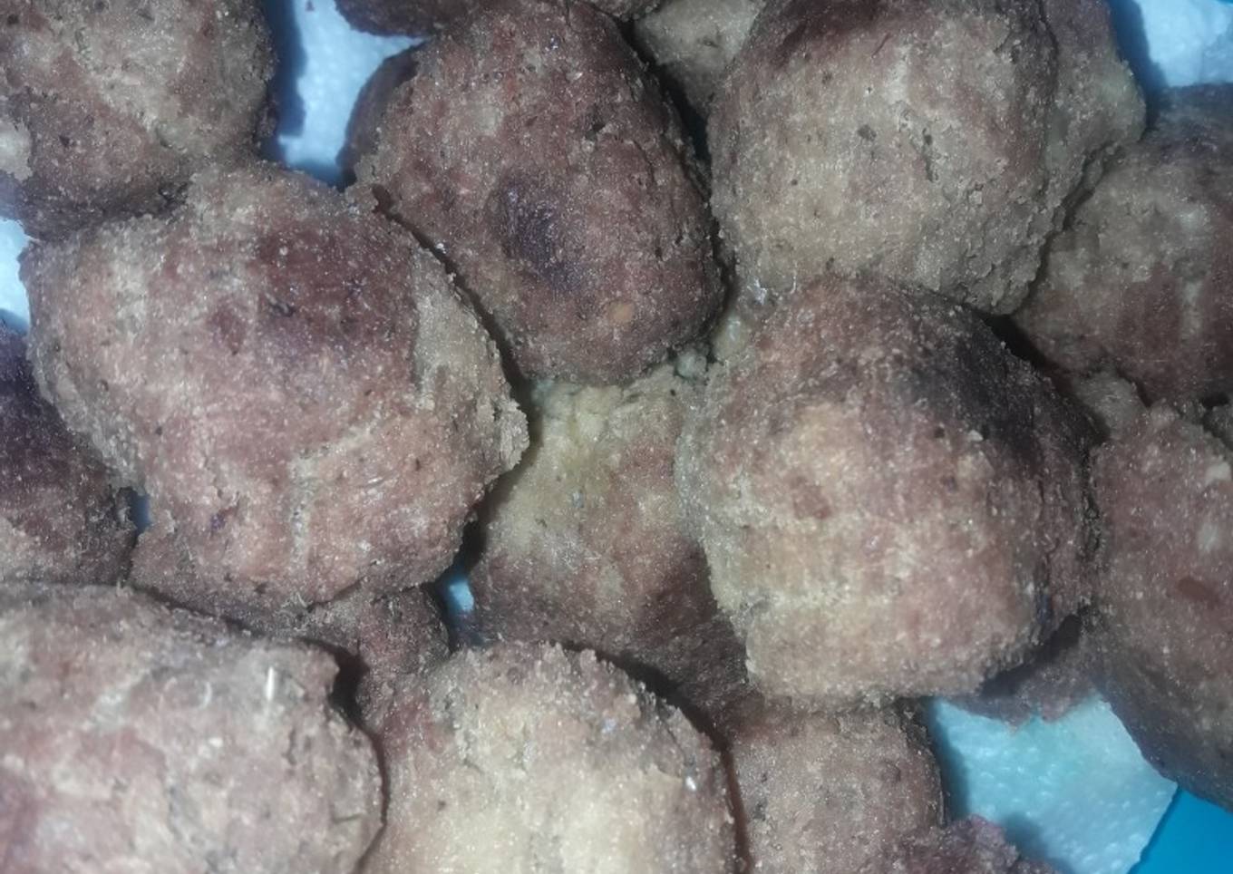 Albóndigas o buñuelos de comida del día anterior