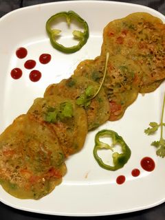 પાલક ઉત્તપમ(Palak uttapam Recipe in Gujarati) રેસીપી મુખ્ય ફોટો