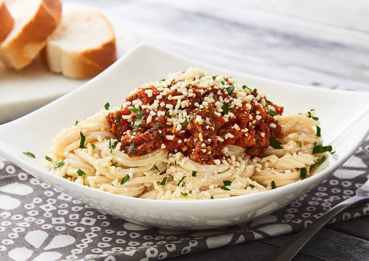 Espagueti con Chorizo y Carne de Res Molida