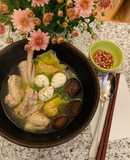 Súp hoành thánh sườn non