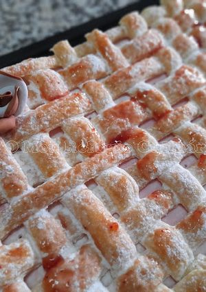 Foto de ♥ Delícia Folhada, Recheada com Chantilly com Groselha - Bolo de Aniversário p/ a Sogra ♥