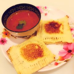 A picture of Toasted Bread Ravioli.