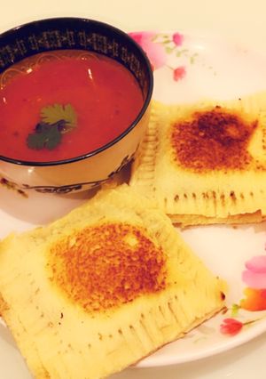 A picture of Toasted Bread Ravioli.