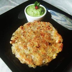A picture of Sabudana Thalipeeth.