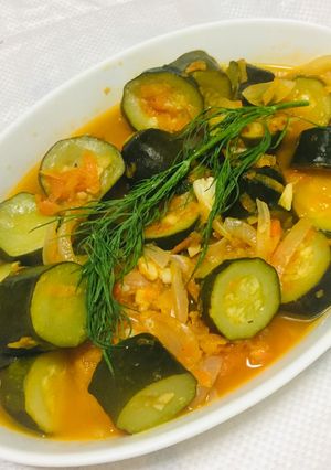 Una foto de Ensalada Caliente de zapallito Italiano 😋👍 !