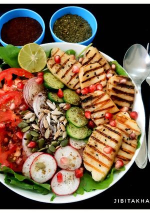 A picture of Grilled Halloumi Salad.
