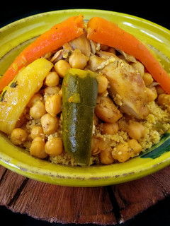 Una foto de Cuscús con pollo y verduras