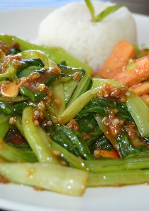 Une photo de Choy sum sauce chinoise