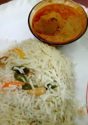 আফগানী আলুর দম সঙ্গে নিরামিষ পোলাও (Afghani alur dam niramish pulao recipe in Bengali) রেসিপির প্রধান ছবি