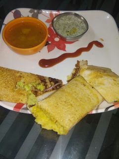 क्रिस्पी मसाला डोसा विथ चटनी (Crispy masala dosa with chutney recipe in Hindi) रेसिपी मुख्य फोटो