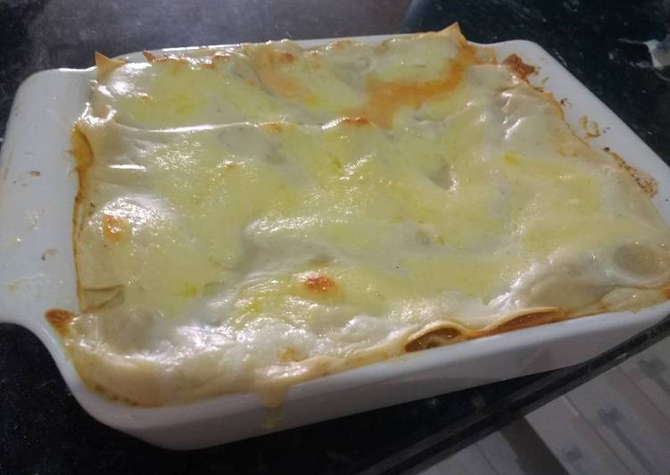 Lasanha Bolonhesa com Molho Bechámel