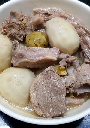 Hình của món Vịt om sấu.