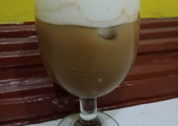 Cara Menyiapkan Dalgona coffee Kekinian
