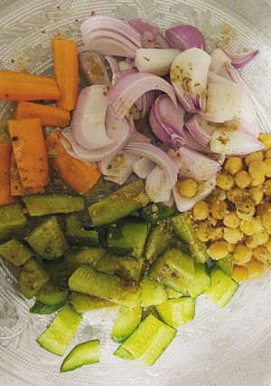 A picture of Greek chickpea salad.