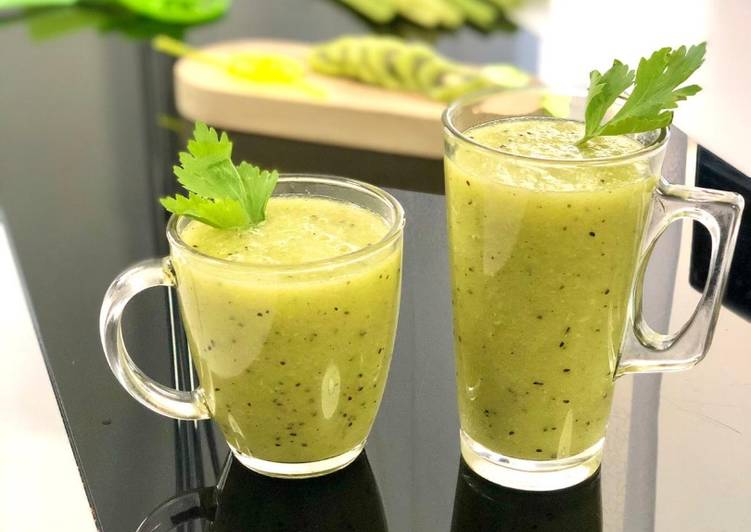 Recette Des Green smoothie pomme - kiwi- céleri