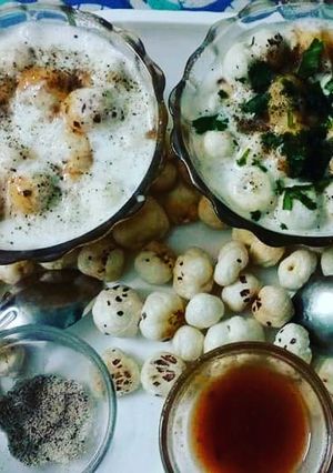 मखाना चाट (Makhana chaat recipe in hindi) रेसिपी मुख्य फोटो