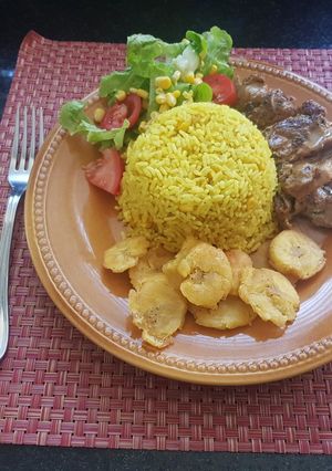 Una foto de Arroz con choclo y pollo