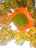 Pyaz palak ke pakoray 😋
