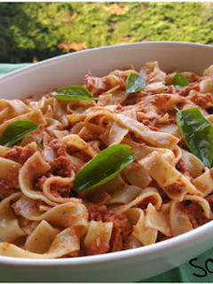 Una foto de Pasta al pesto rojo