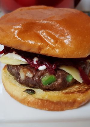 A picture of My Sweet Chilli Burger on a Brioche Bun. 😁.