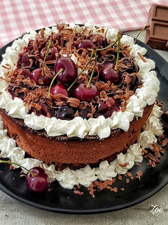 Φωτογραφία της συνταγής Κέικ Black Forest με κεράσια