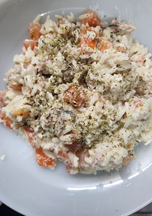 Una foto de Arroz chow fan con pescado estilo oriental aggiornado