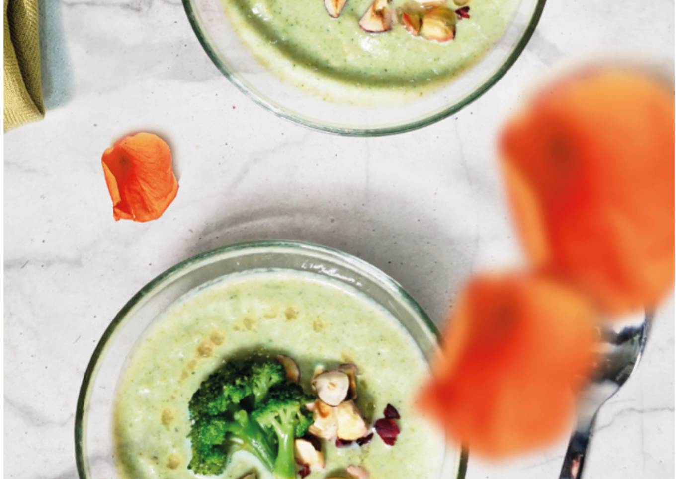 Crème de brocoli à l’huile de noisette