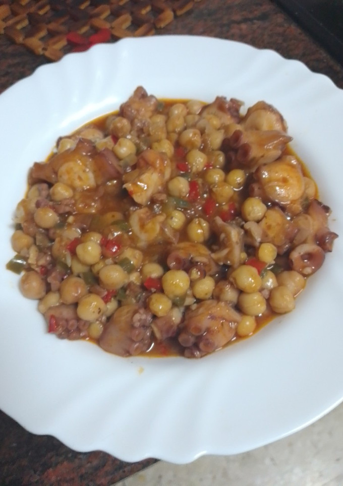 Una foto de Ropa vieja de pulpo