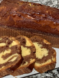 Una foto de Budín Marmolado Súper Esponjoso 🥧