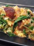 Œufs brouillés aux légumes et chorizo