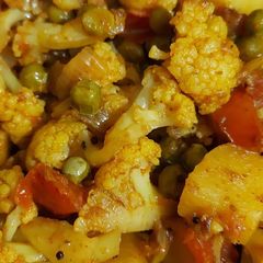 A picture of Aloo Gobhi Matar ki sabji.
