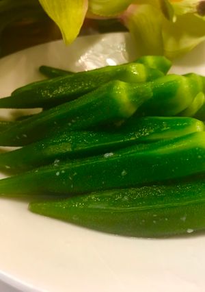 涼拌秋葵 的食譜成品照片