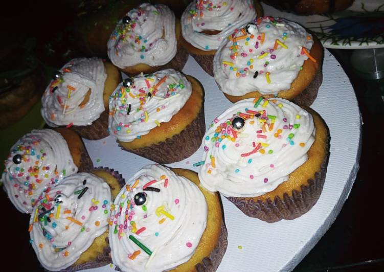 Recipe of Perfect Vanilla cupcake with whipping cream frosting*