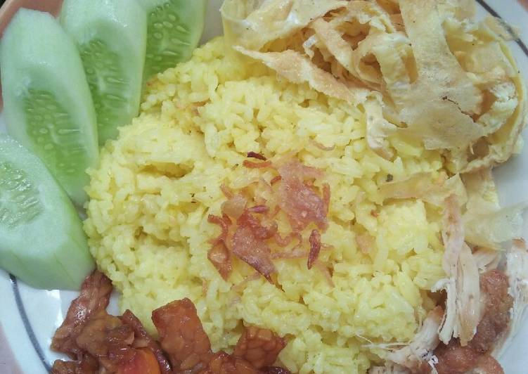 Bagaimana Membuat Nasi Kuning Rice Cooker, Lezat