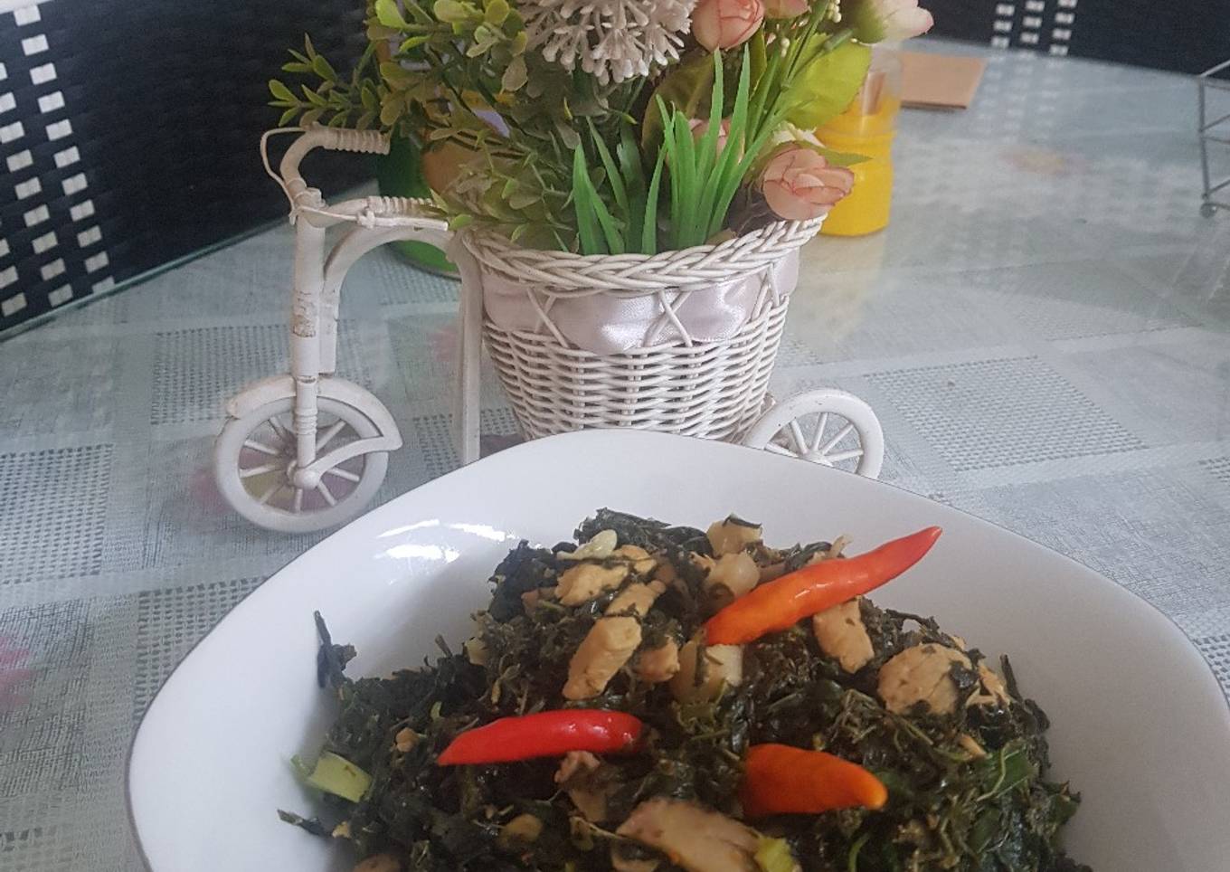 Daging babi daun singkong ala Mia Mori