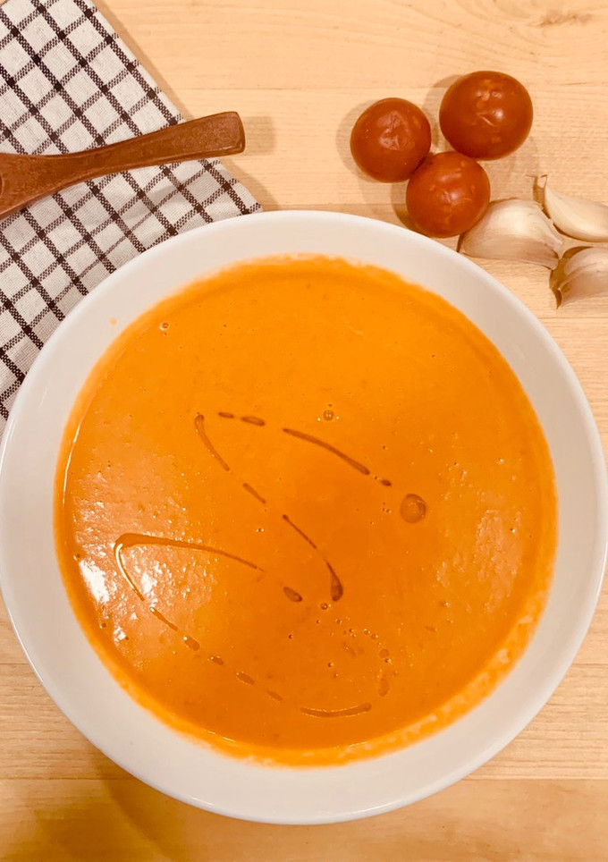 Una foto de Salmorejo vegano 🌱 🍅