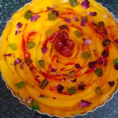 A picture of Mango flower tart.