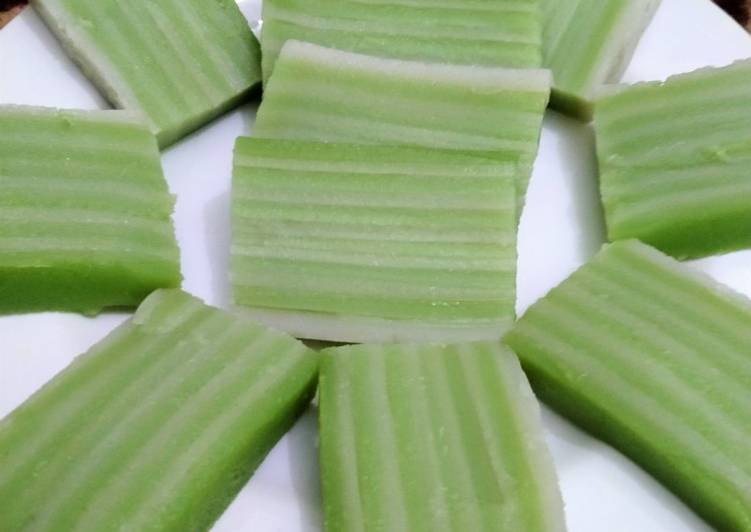 Lapis tepung beras pandan Lapis tepung beras pandan