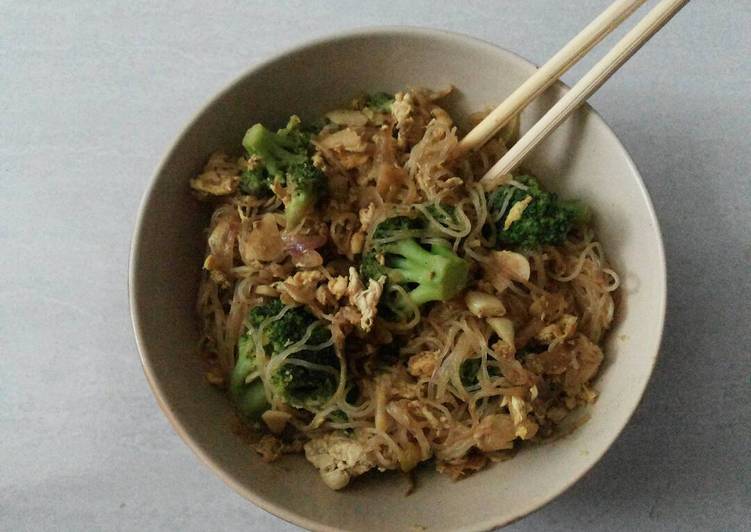Proses Menyiapkan Tumis bihun soto yang Menggugah Selera