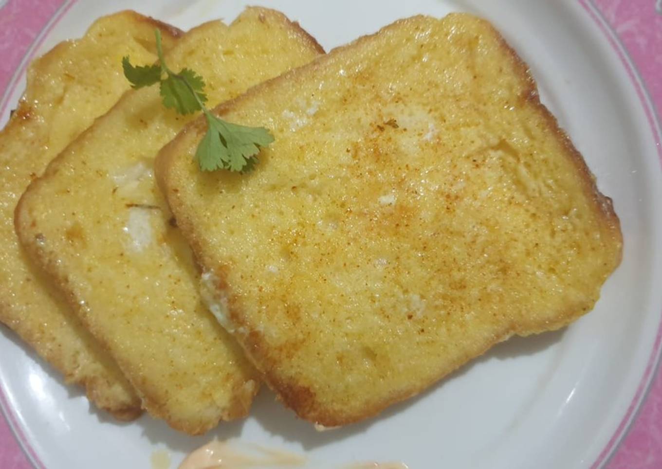 Spicy cheesy French toast