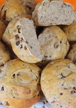 A picture of Whole Wheat Olive Buns with Herbs.