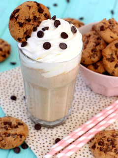 Foto principal de Batido helado de vainilla con galletas Chips Ahoy