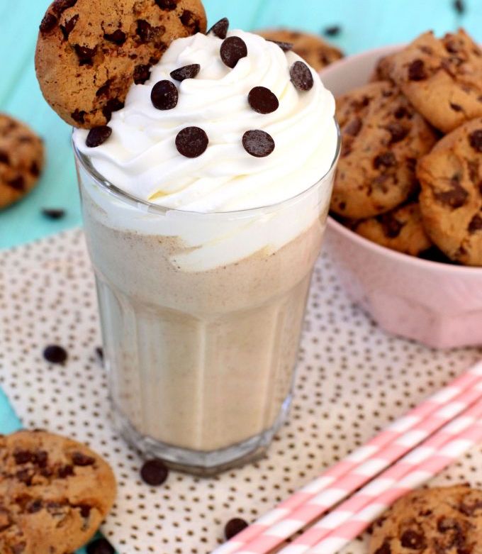 Foto principal de Batido helado de vainilla con galletas Chips Ahoy