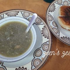 A picture of Oats and Chicken Porridge.