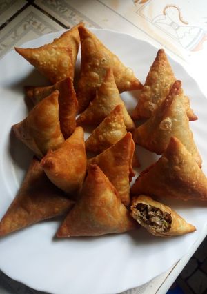 A picture of Beef Samosas.