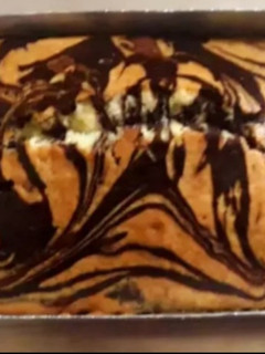ચોકલેટ માર્બલ કેક (Chocolate Marble Cake Recipe In Gujarati) રેસીપી મુખ્ય ફોટો