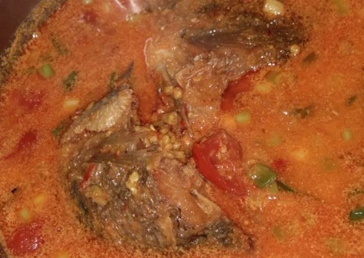 Bumbu Menyiapkan Mujahir kuah santan, Enak