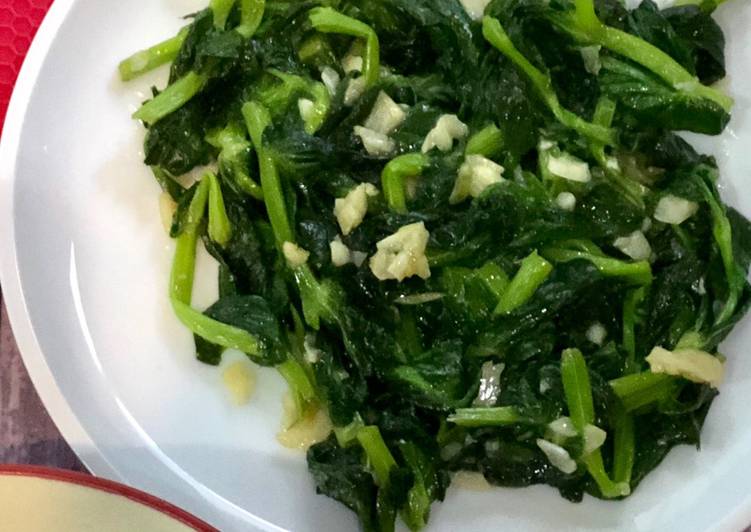 Resep Sayur ToMio tumis Bawang Putih oleh Lucy Gani (Tiger Kitchen) - Cookpad